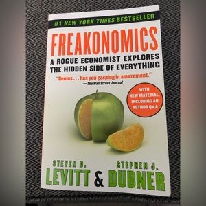 Freakonomics Paperback Book